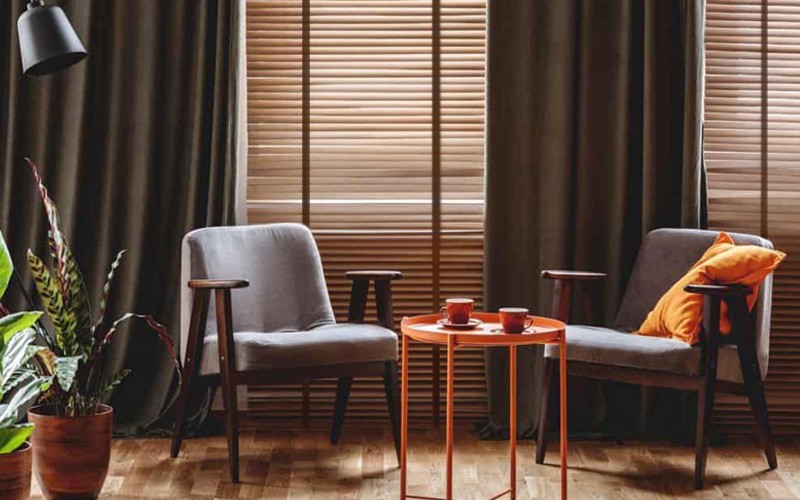 Venetian-blinds-curtains-living-room