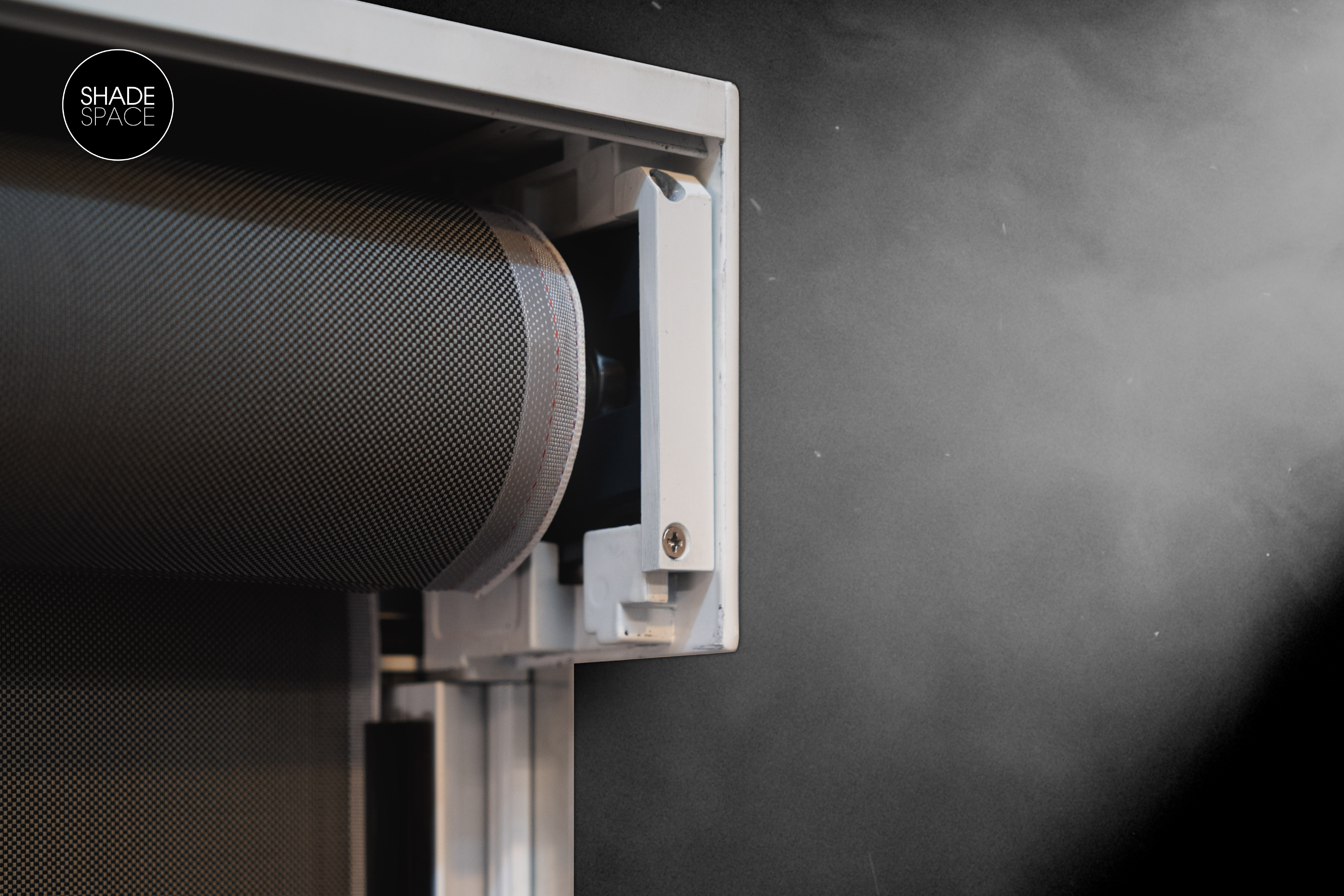 Active Levelling System (ALS) for smooth and protected ZipBlind® operation